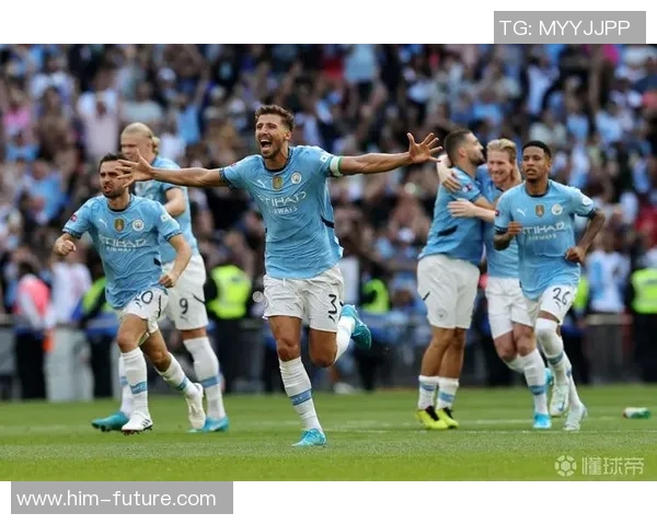 曼城与曼联激战正酣比分揭晓引发球迷热议与期待